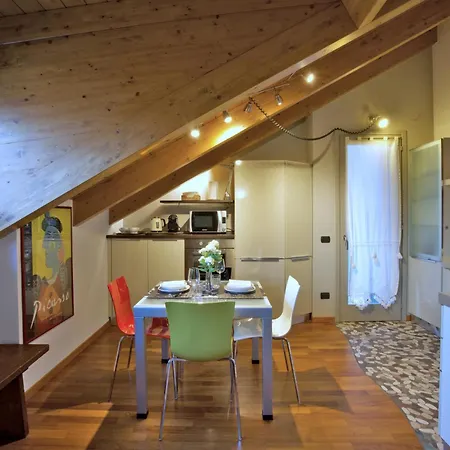 Cozy With View - Laghi E Sentieri -